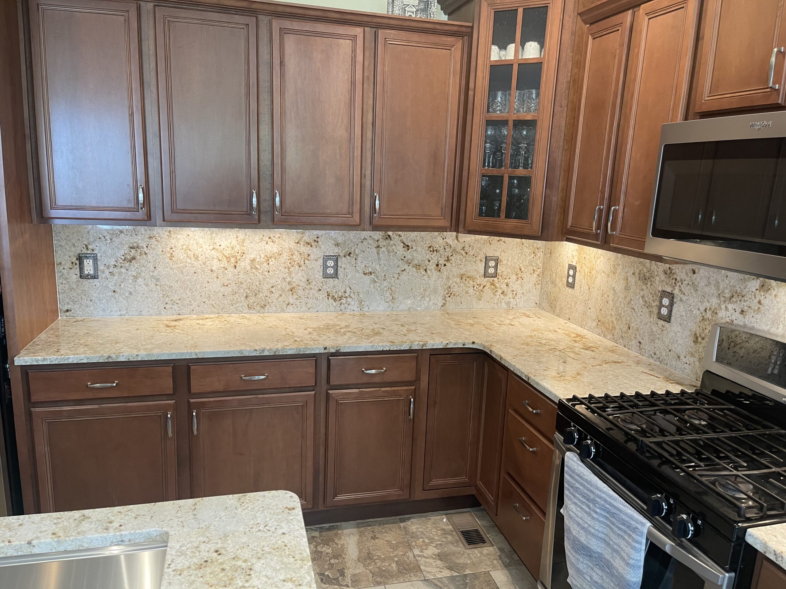 Countertops-in-Denver-quartz-kitchen-bathroom-granite